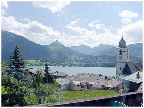 Gaestehaus Menkens Sankt Wolfgang im Salzkammergut Exterior photo